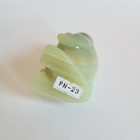 Stone penguin figurine. - Picture 6 of 8